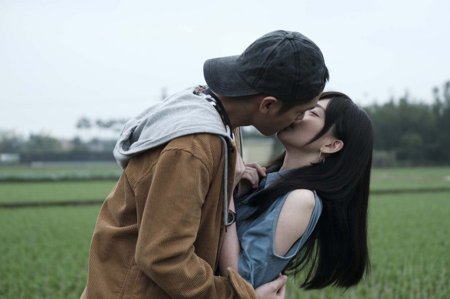 《糖糖Online》本週六晚間九點精彩大結局 直播走光另有其人 王暄晴背部全裸挑戰從影最大尺度